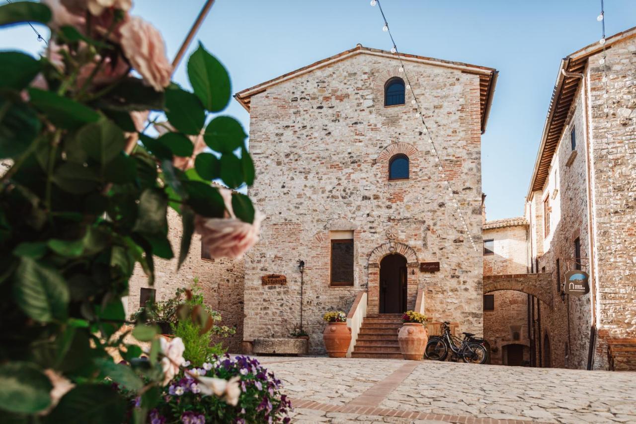 Borgo Petroro Hotel Todi Buitenkant foto