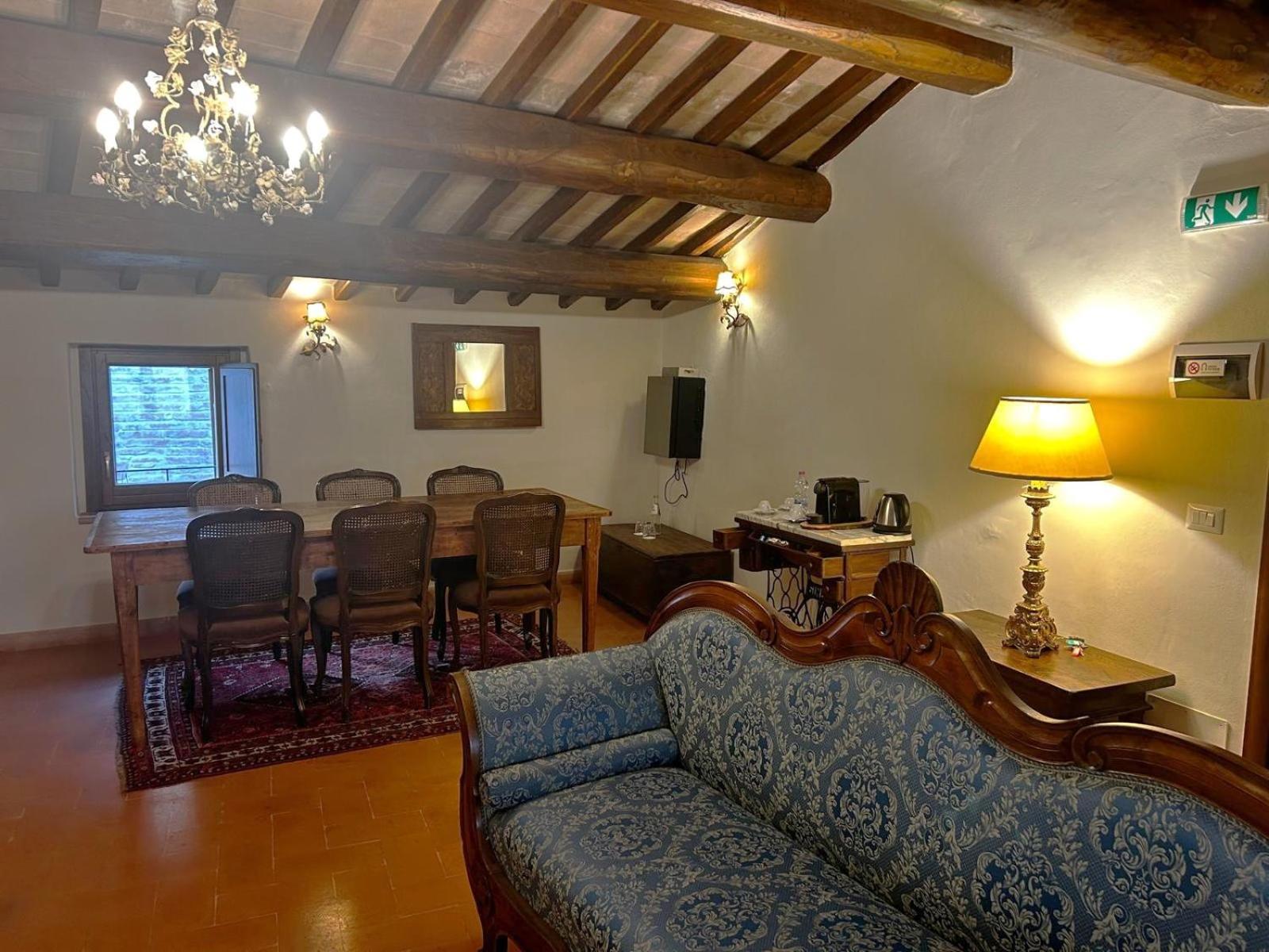 Borgo Petroro Hotel Todi Buitenkant foto
